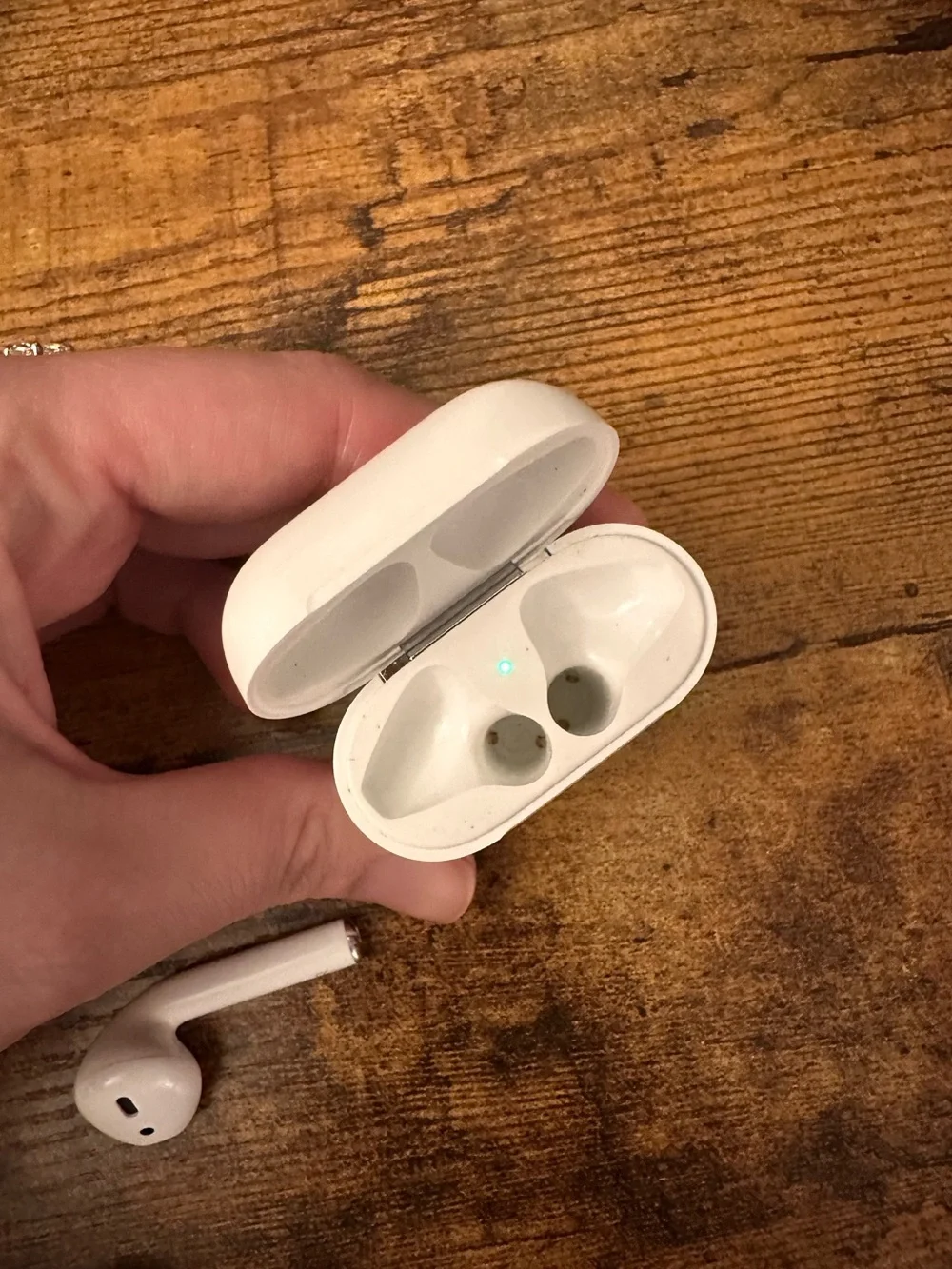 AirPods 2 with Case